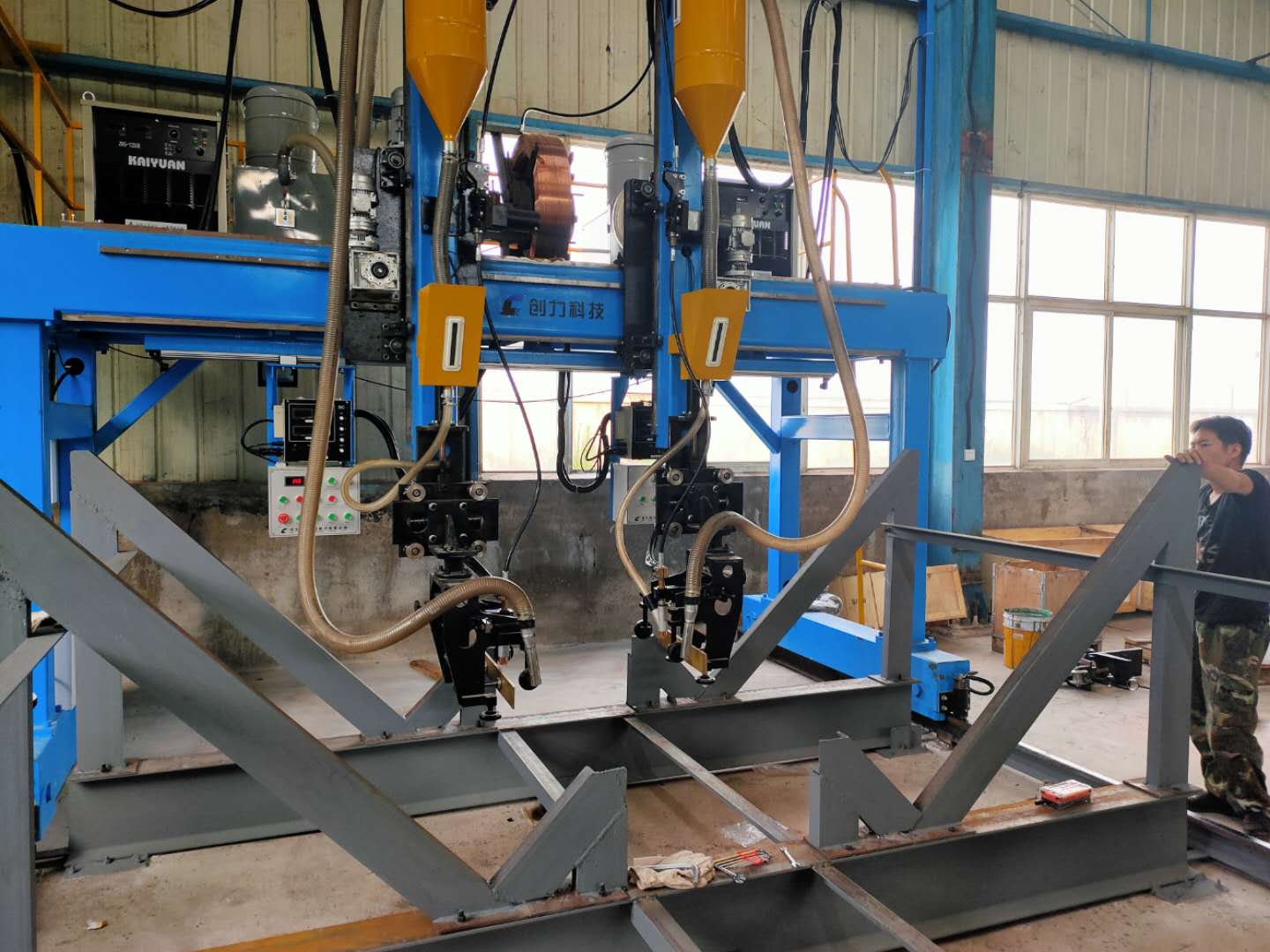 Yunnan customer site_H-beam production line (box type gantry welding) 